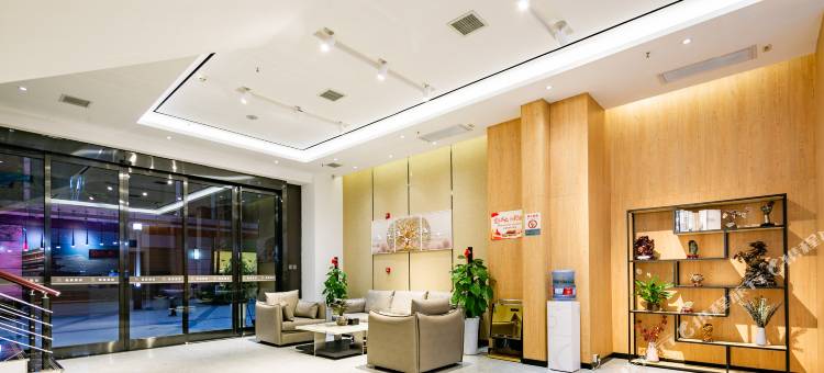 蕴晨酒店(西安中兴产业园丈八一路地铁站店)图片