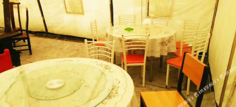 青海湖天边牧人帐篷宾馆图片