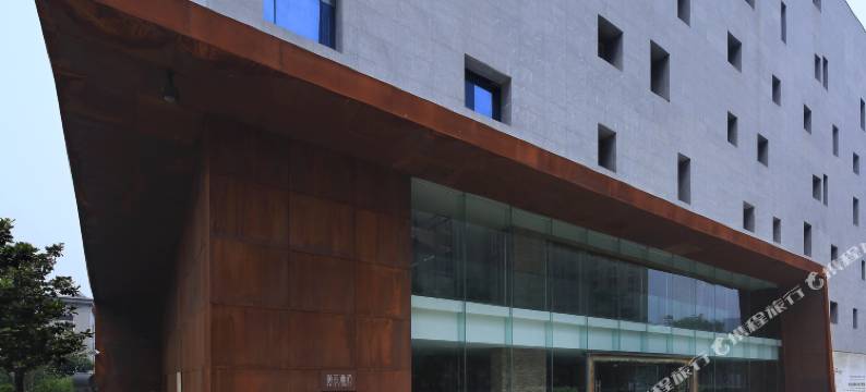 Ease House颐舍酒店(洛阳龙门高铁站兴洛湖地铁站店)图片