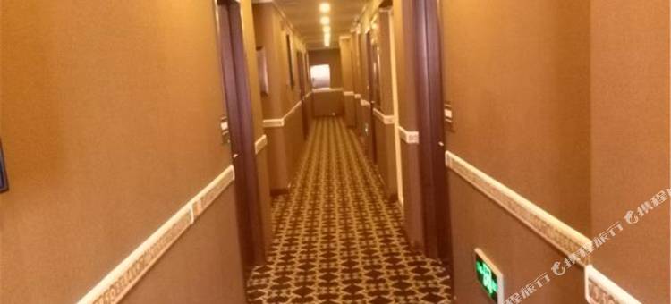 派酒店(哈尔滨中央大街索菲亚教堂市医院店)图片