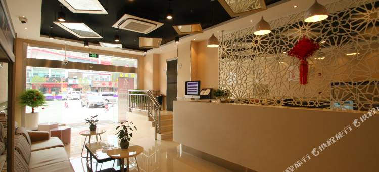 Zsmart智尚酒店(上海秀沿路地铁站旅游度假区店)图片