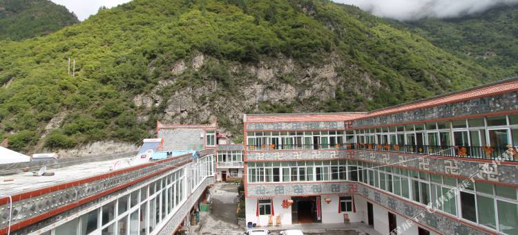 理县沟口藏家园图片