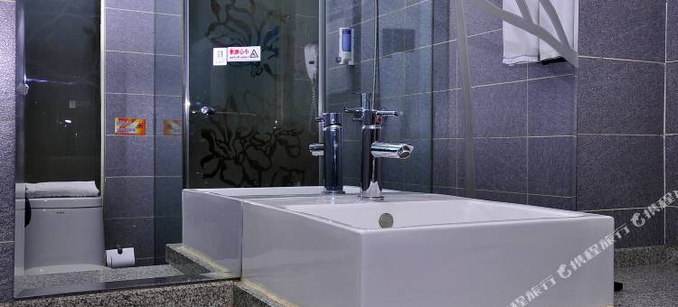 如家睿柏云酒店(德州火车站步行街广场店)图片