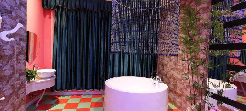 华尚电影酒店(龙华地铁站店)图片