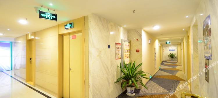 七喜城市酒店(咸宁时代广场科技学院店)图片