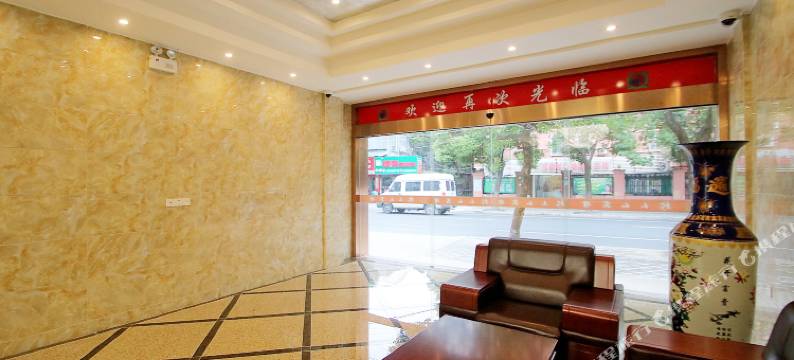 轻住·新人人酒店(上海彭浦新村地铁站店)图片