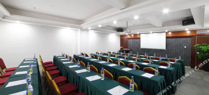 精品假日大酒店(北海大润发高铁站店)图片