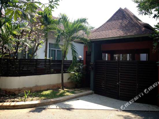 芭堤雅納加瓦里四卧室泳池別墅