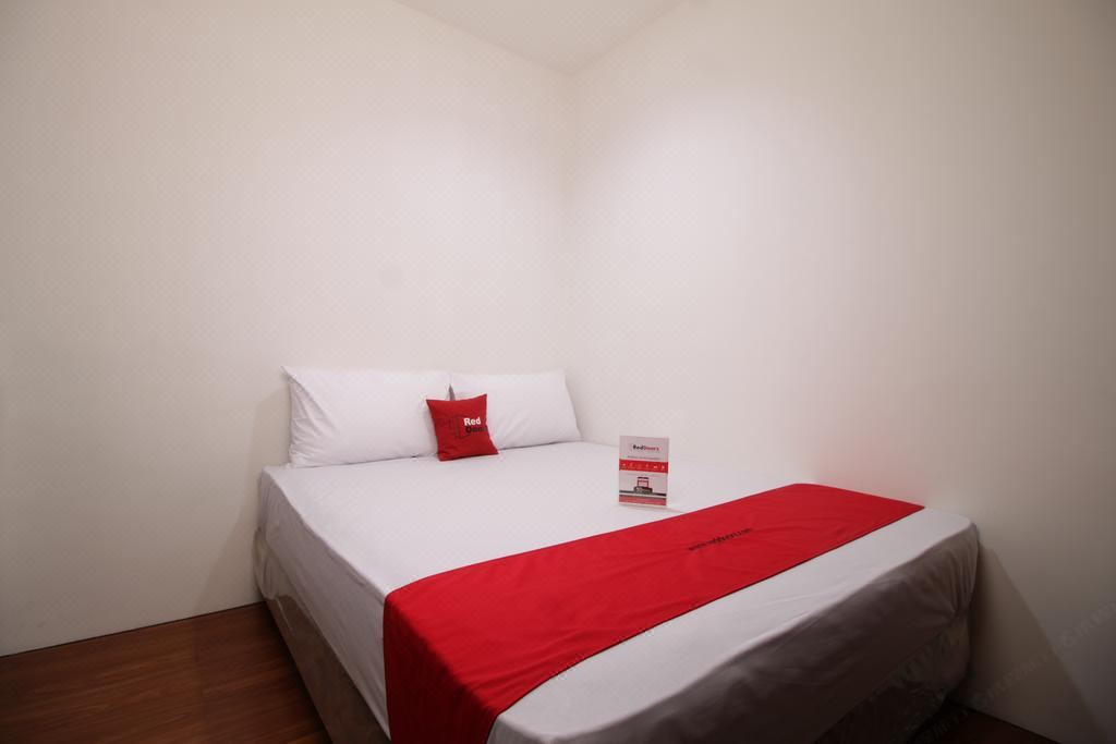 Reddoorz At Duren Tiga Barat Hotel Reviews And Room Rates - 