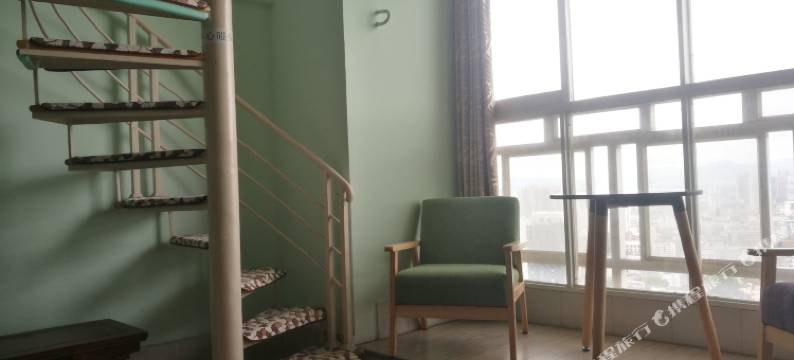 昆明萨瓦迪卡复式公寓(劝学巷分店)图片