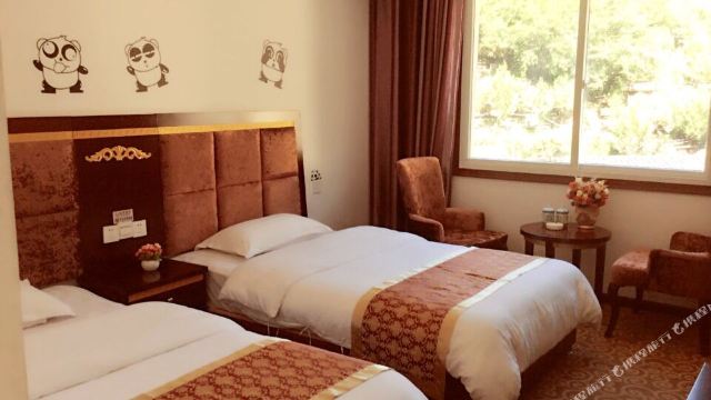 九寨沟月亮湾彩虹酒店