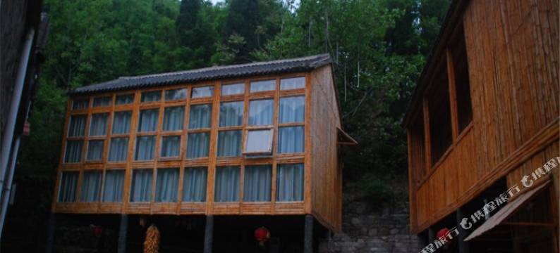 蟒河吊脚楼客栈图片