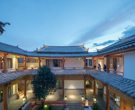 丽江古城君安达观景度假庭院图片