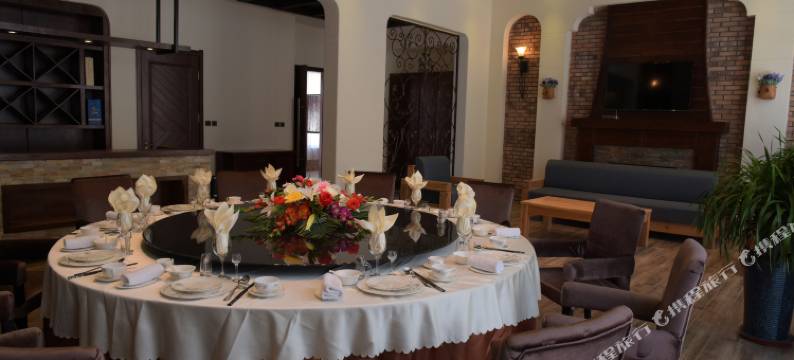 鄂伦春旗布苏里怀旧酒店图片