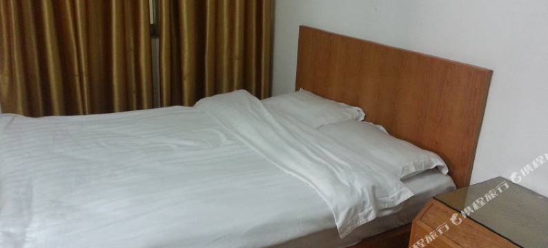 罗定醇金酒店图片