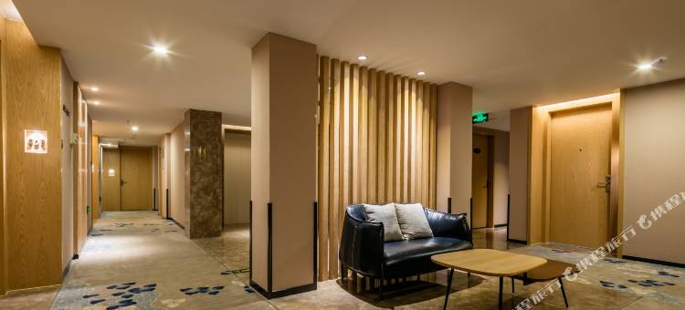 临颍君子阑酒店(南街村景区店)图片