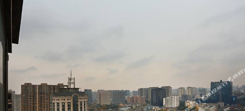 西安小寨商圈地铁沿线168平3室时尚公寓图片