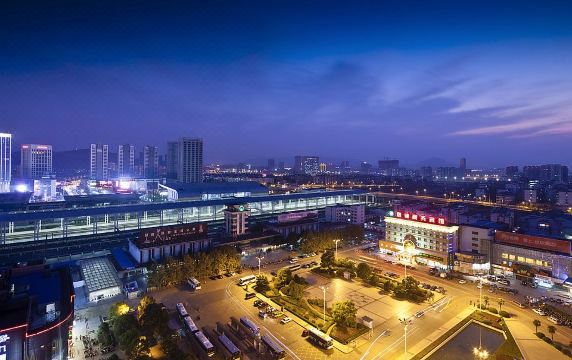 Starway Hotel (Zhenjiang Railway Station)Hotel Overview