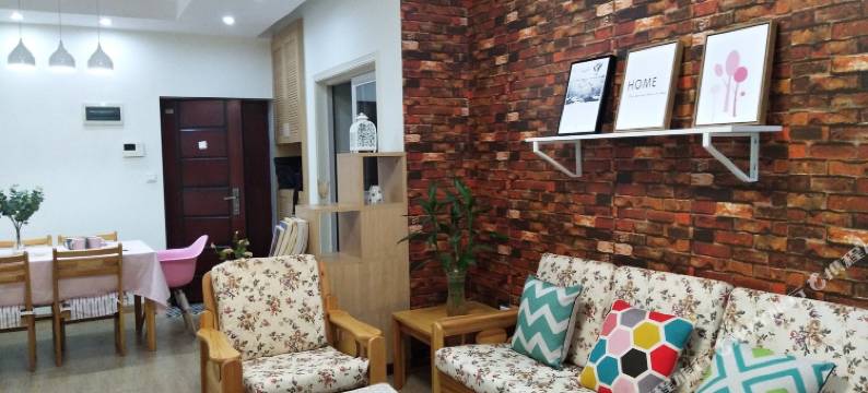 重庆翠云轻轨站阳光宜居两居室普通公寓(分店)图片