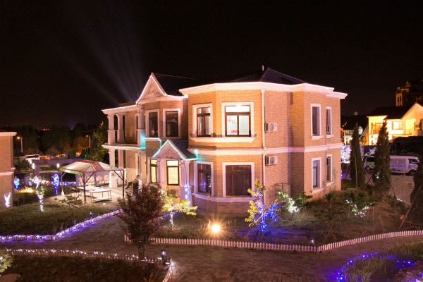 凤舞九天别墅度假山庄