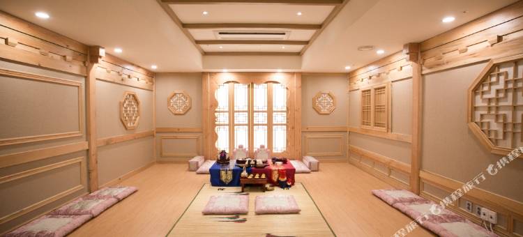 首尔辛多林华美达酒店(Ramada by Wyndham Seoul Sindorim)图片