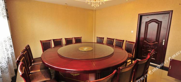 扎兰屯柴河月牙楼宾馆(月亮小镇店)图片