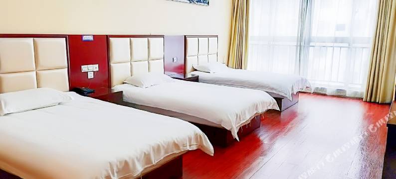 郑州豫鼎商务酒店(北龙湖湿地公园柳林地铁站店)图片