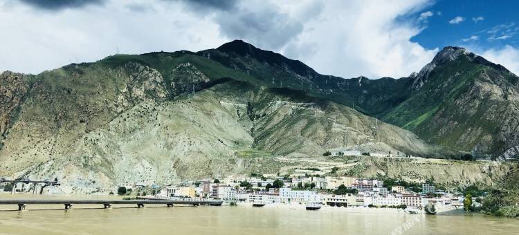 朗县凤鸣大酒店图片