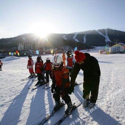 哈尔滨+亚布力滑雪旅游度假区5日自由行