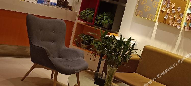 布丁严选酒店(广安职业技术体育中心店)图片