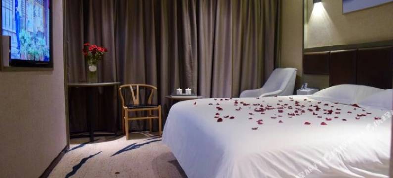 昆明东源大酒店(世纪金源购物中心晓东村地铁站店)图片