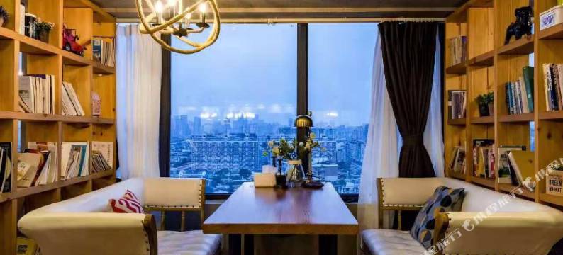 成都FOSO弗舍酒店(武侯祠红牌楼地铁站店)图片