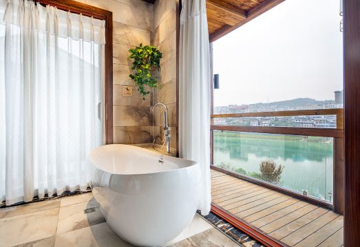 Zhangjiajie Waterfront Huajian Inn Hotel Overview