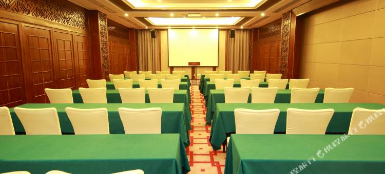 艳阳天新荆楚酒店(黄冈遗爱湖东坡外滩店)图片