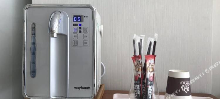 艾里偶寓酒店(三凌广场鲤南美食街店)图片