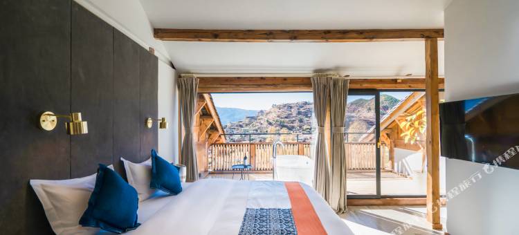 泸沽湖半山阳光精品客栈图片