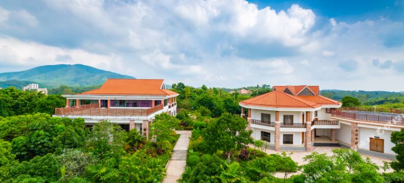 化州燕岭绿湖湾酒店图片