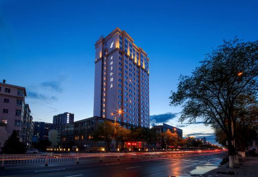 呼伦贝尔首旅京伦酒店外景图