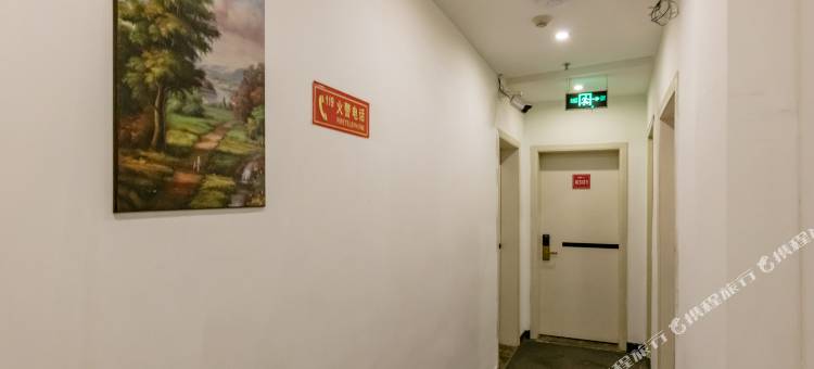 半岛商务宾馆(信丰奥信果品副食品批发市场店)图片