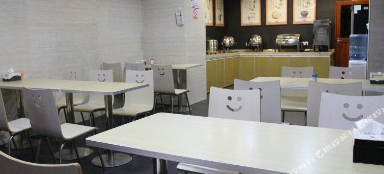 征途酒店(高州挂榜岭森林公园店)图片