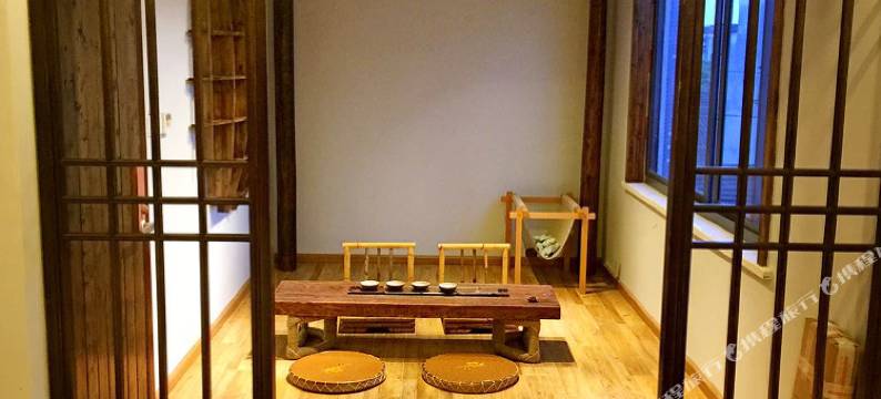 爱乌及屋主题客栈(乌镇西栅南门口店)图片