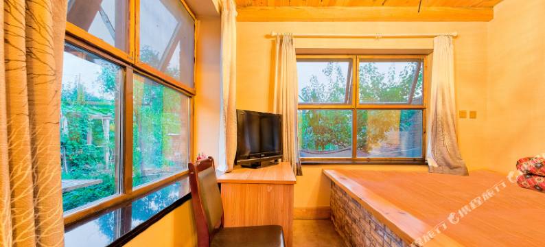 沈阳安静丛林之家民宿(6号店)图片