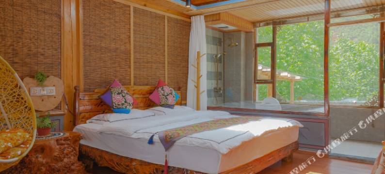 鸡足山古树林休闲客栈图片