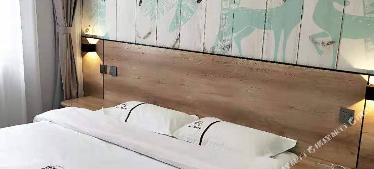 易佰良品酒店(锦州火车站店)图片