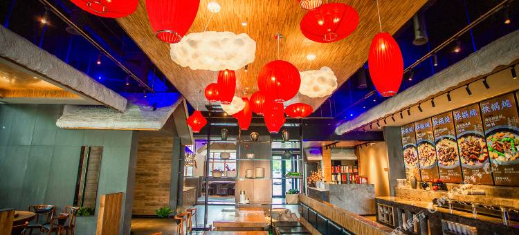 哈尔滨梦想小镇酒店(冰雪大世界太阳岛地铁站店)图片