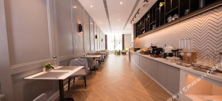 白玉兰酒店(香河家具城店)图片