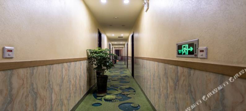 重庆腾飞宾馆(巴南华熙LIVE鱼洞店)图片