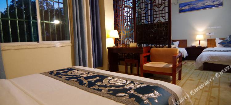 陇川鸿运酒店图片