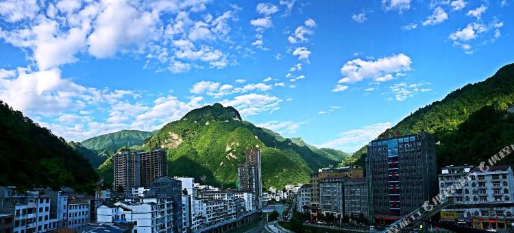 镇坪巴山酒店图片