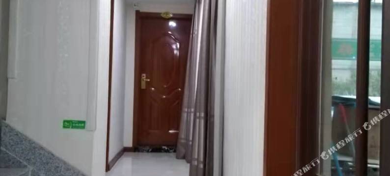 水岸旅馆(延吉网红墙水上市场店)图片